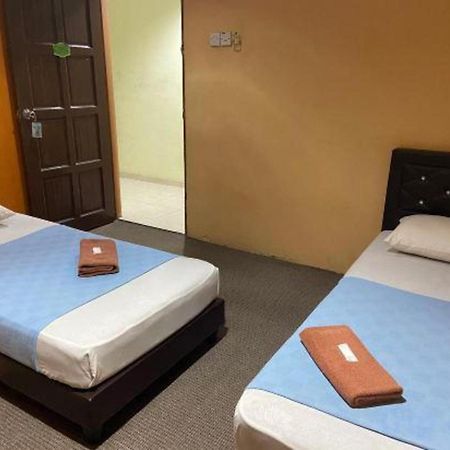 Oyo 91065 Hotel De Anjung Muadzam Shah Экстерьер фото
