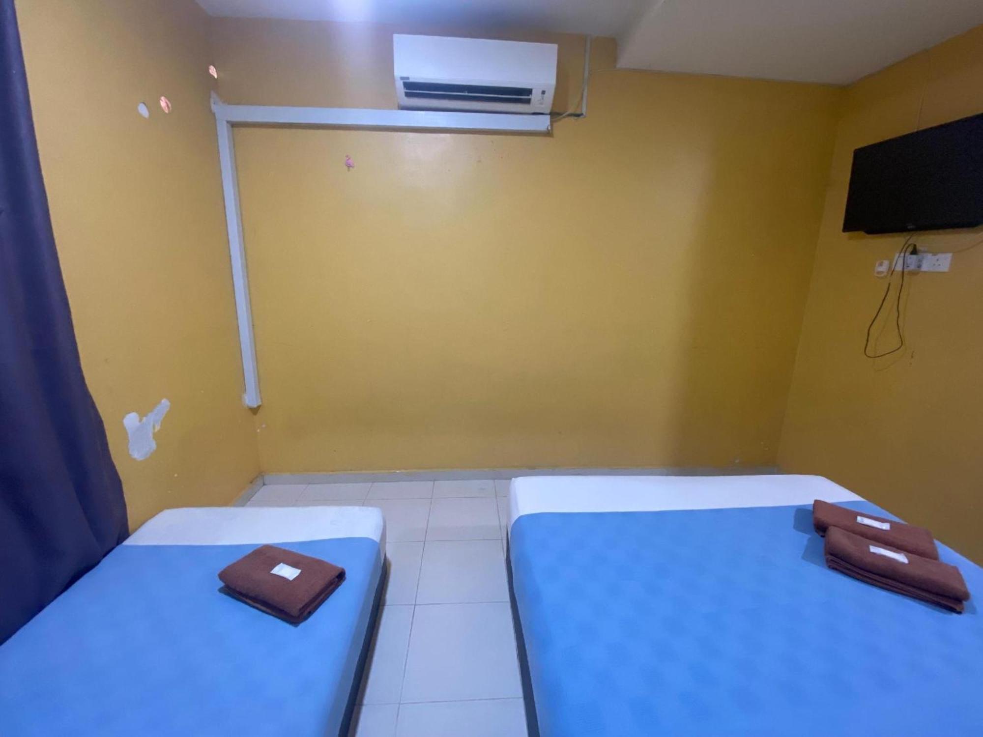 Oyo 91065 Hotel De Anjung Muadzam Shah Экстерьер фото