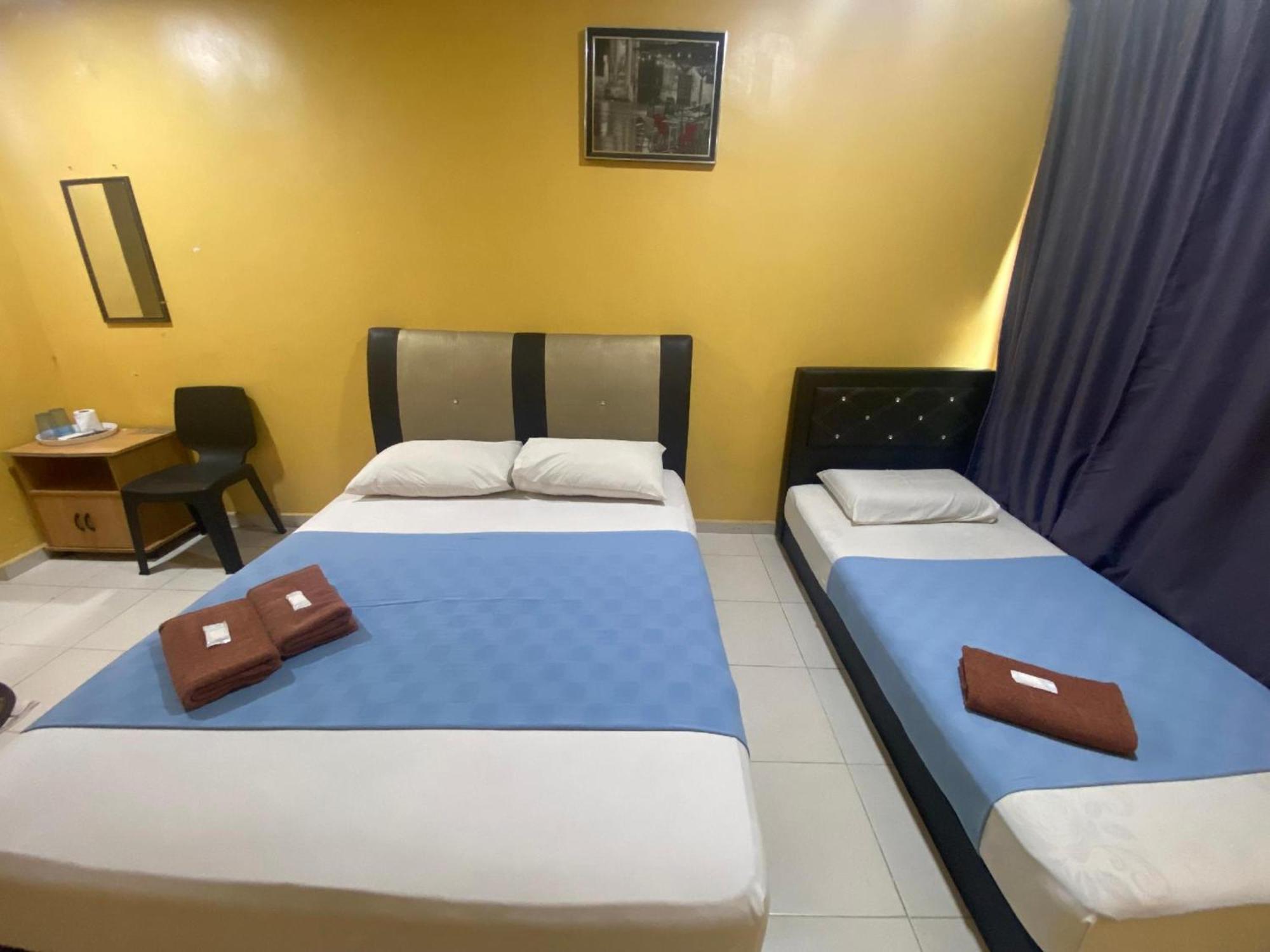 Oyo 91065 Hotel De Anjung Muadzam Shah Экстерьер фото