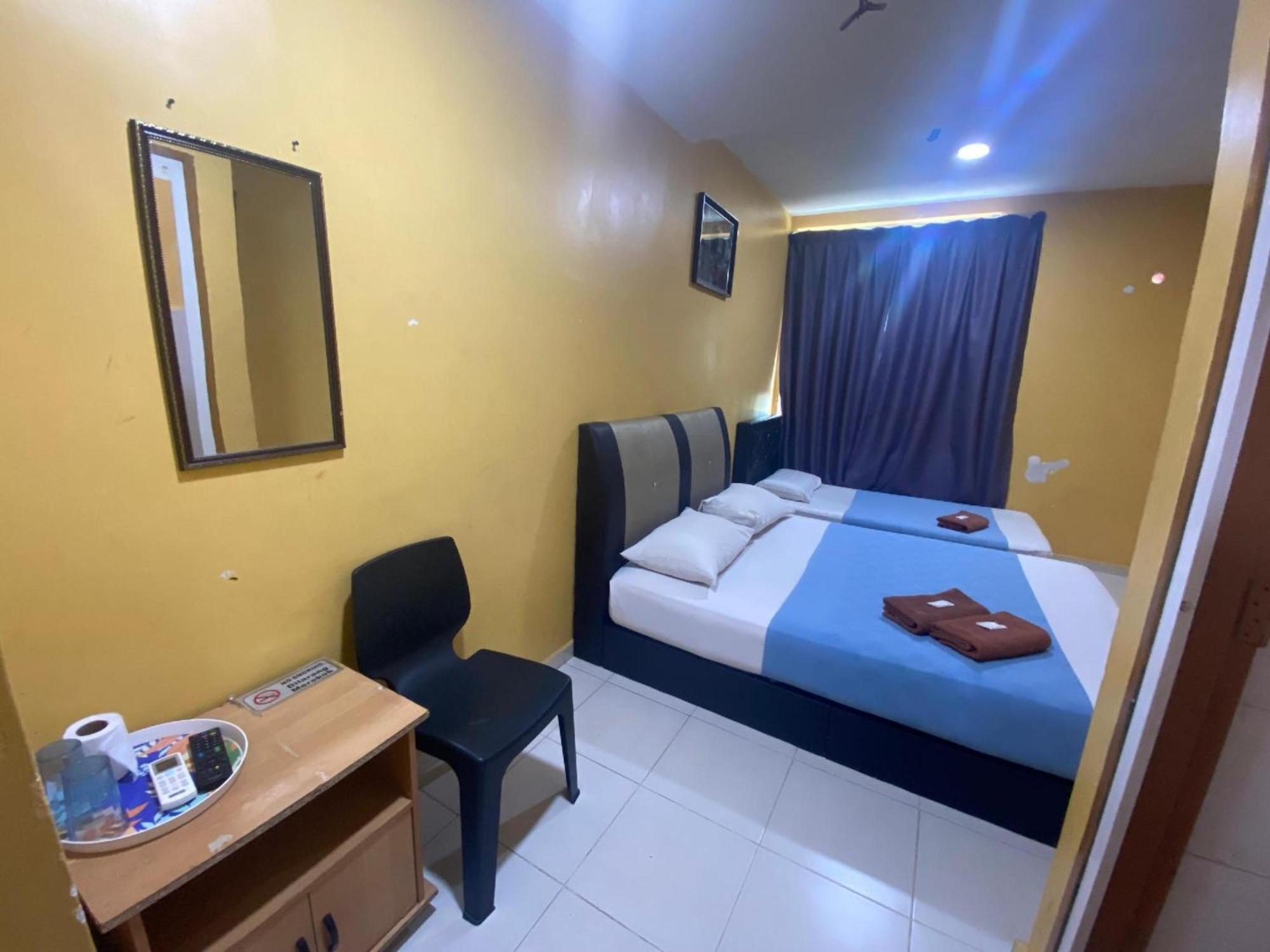 Oyo 91065 Hotel De Anjung Muadzam Shah Экстерьер фото