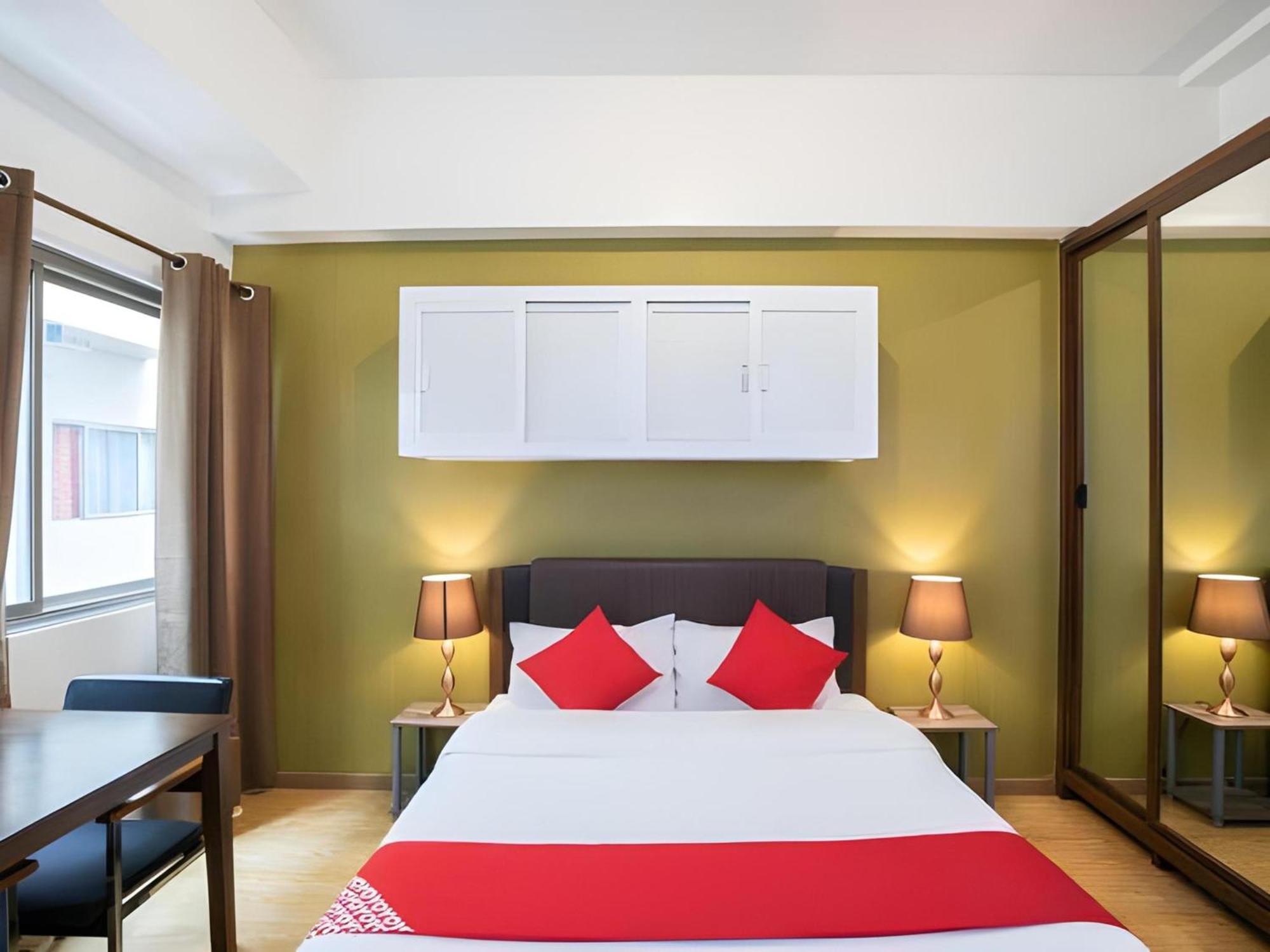 Oyo 91065 Hotel De Anjung Muadzam Shah Экстерьер фото